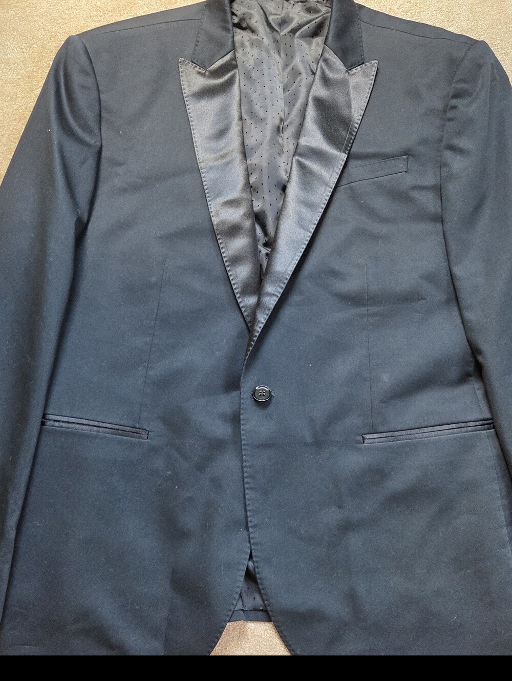 Express Classic tailored Tuxido 44S - Picture 2 of 11